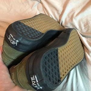 Taka mids men’s 8.5